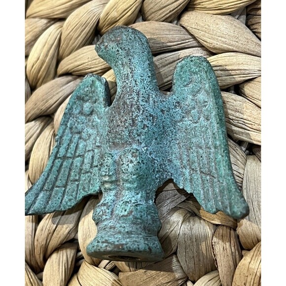 Vintage Patina Wrought Iron American Eagle Flagpole Stove Lamp Finial Topper - Picture 3 of 7